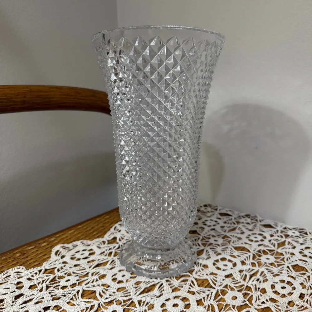Vintage Glass Wexford Diamond Point Swirl Pedestal Vase Clear 10 In